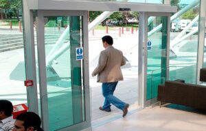3 Reasons Why Automatic Doors Are Great for Businesses